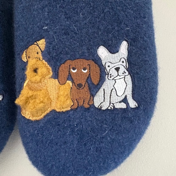 Lands End Women's Cozy Blue Embroidered Dog Slippers Sherpa Lined Sz 9B Comfy - Picture 3 of 12